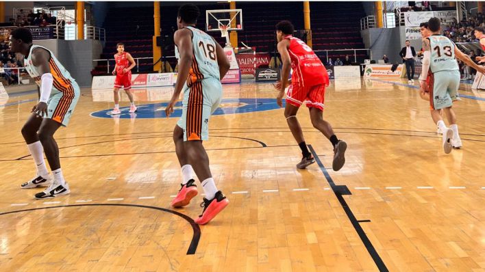 Victoria holgada del líder Palmer Basket en Benicarló