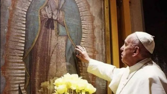 El papa Francisco pasa una noche tranquila tras la crisis del sábado