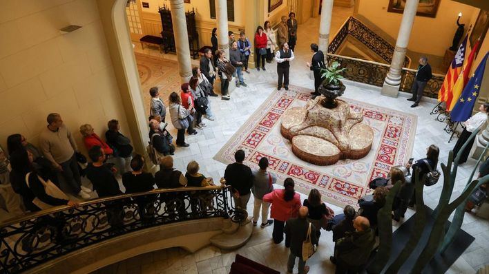 Visitas teatralizadas al Parlament para conocer su historia y funcionamiento