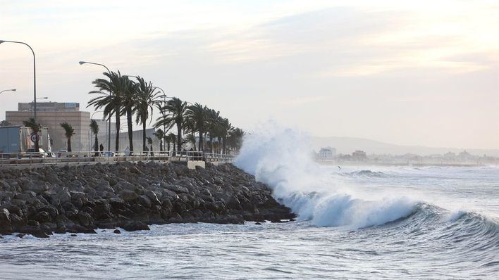 En aviso por fuertes vientos en Mallorca