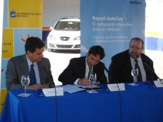 www.mallorcadiario.com  fotos 1 uploads 2011 10 Convenio Repsol